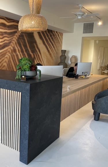 Caesarstone 5820 Darcrest - Scott Allen Project