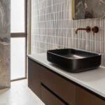 ‎אסתי בן עזרא -עיצוב פנים לפרוייקט עם משטחי אבן קיסר בשכונה ירושלמית מתחדשת