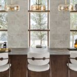 ‎אסתי בן עזרא -עיצוב פנים לפרוייקט עם משטחי אבן קיסר בשכונה ירושלמית מתחדשת