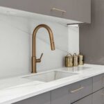 ‎אסתי בן עזרא -עיצוב פנים לפרוייקט עם משטחי אבן קיסר בשכונה ירושלמית מתחדשת